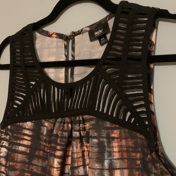 3/$20 ✨ Black with brown sleeveless blouse - Picture 3 of 8